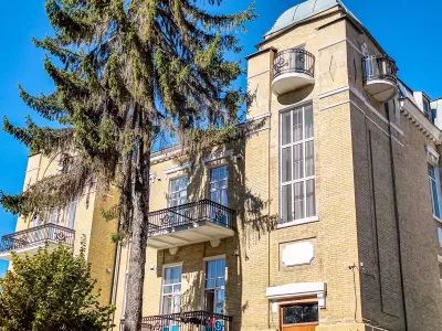 Корпус Центрального Военного Санатория в г. Кисловодске - фотография