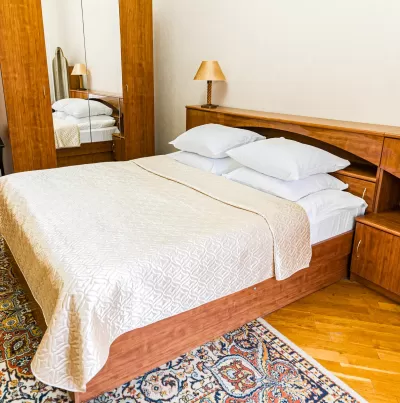 Двухместный двухкомнатный номер Люкс в Центральном Военном Санатории в г. Кисловодске - фотография