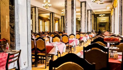 Обеденный зал в «Центральном военном санатории» в г. Кисловодске - фотография